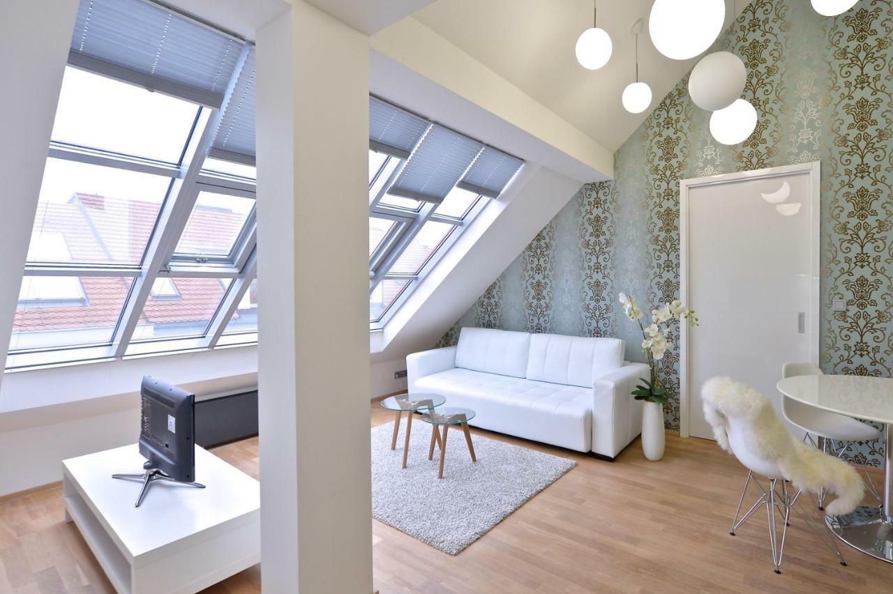Designer Loft 2 Apartment Прага Екстериор снимка